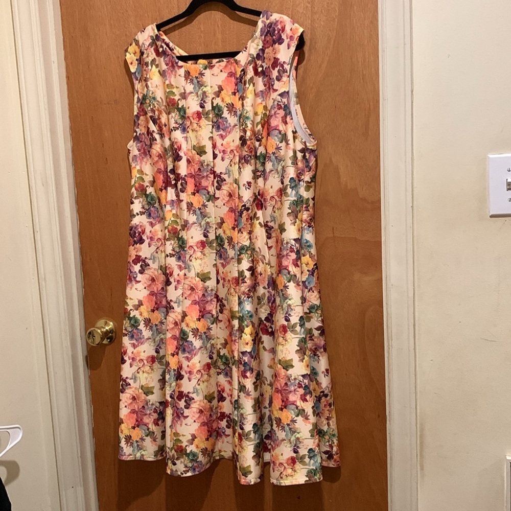 Gabby Skye Floral Bloom Dress
